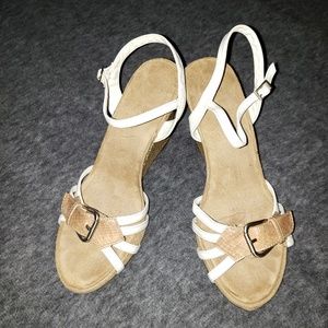 NWOT Aerosoles White Wedges w/Buckle